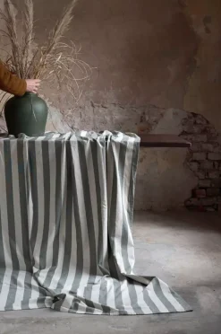 Amalia Olivgrønn Duk 140x300