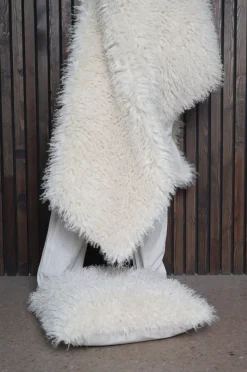 Curly Pledd Offwhite