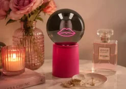Glowmance Lysende Kule Med Neonlys - Lips