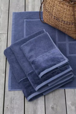 Halvor Bakke Clifton håndkle 70x140 Blå / Midnight blue