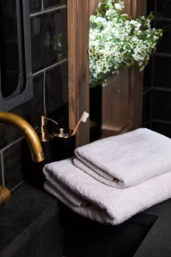 Halvor Bakke Verbier håndkle 50x70 Beige / Pure cashmere
