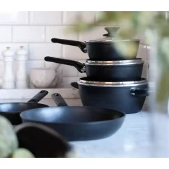Kitchen Essentials - Grytesett s/5 - 1/1,8/2,8 l