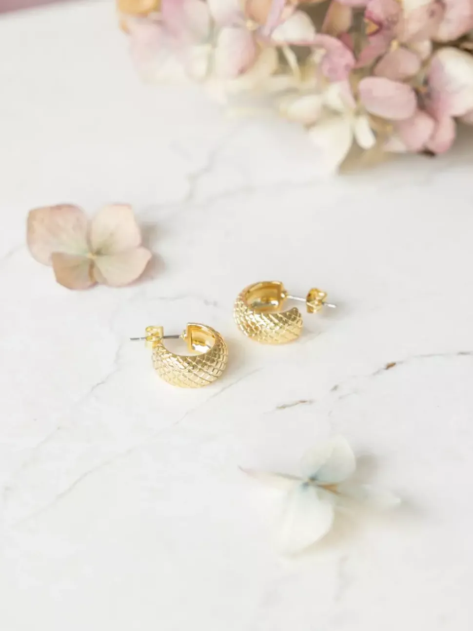 Maya Hoops