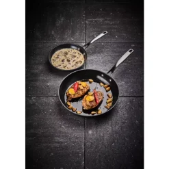 Modern House - Black line - Stekepanne 20 cm - 0,9 l