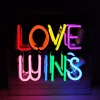 Neonskilt - LOVE WINS