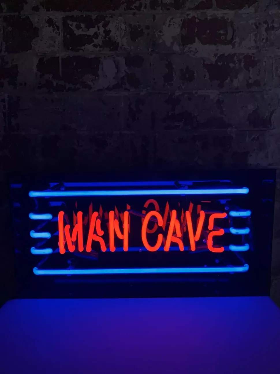 Neonskilt - MAN CAVE