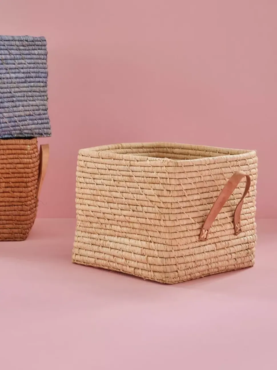 Raffia Kurv Med Skinn Håndtak