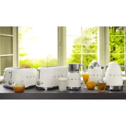 Smeg Brødrister 2000W Krem