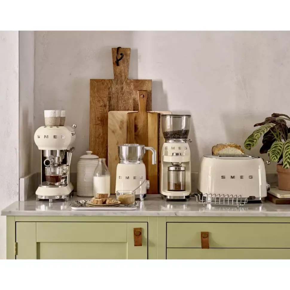 Smeg Brødrister 2000W Krem