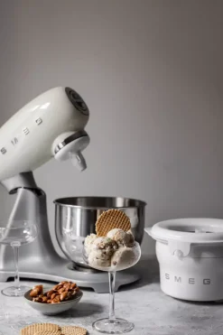 Smeg Kjøkkenmaskin 4,8 l Hvit Stålfot