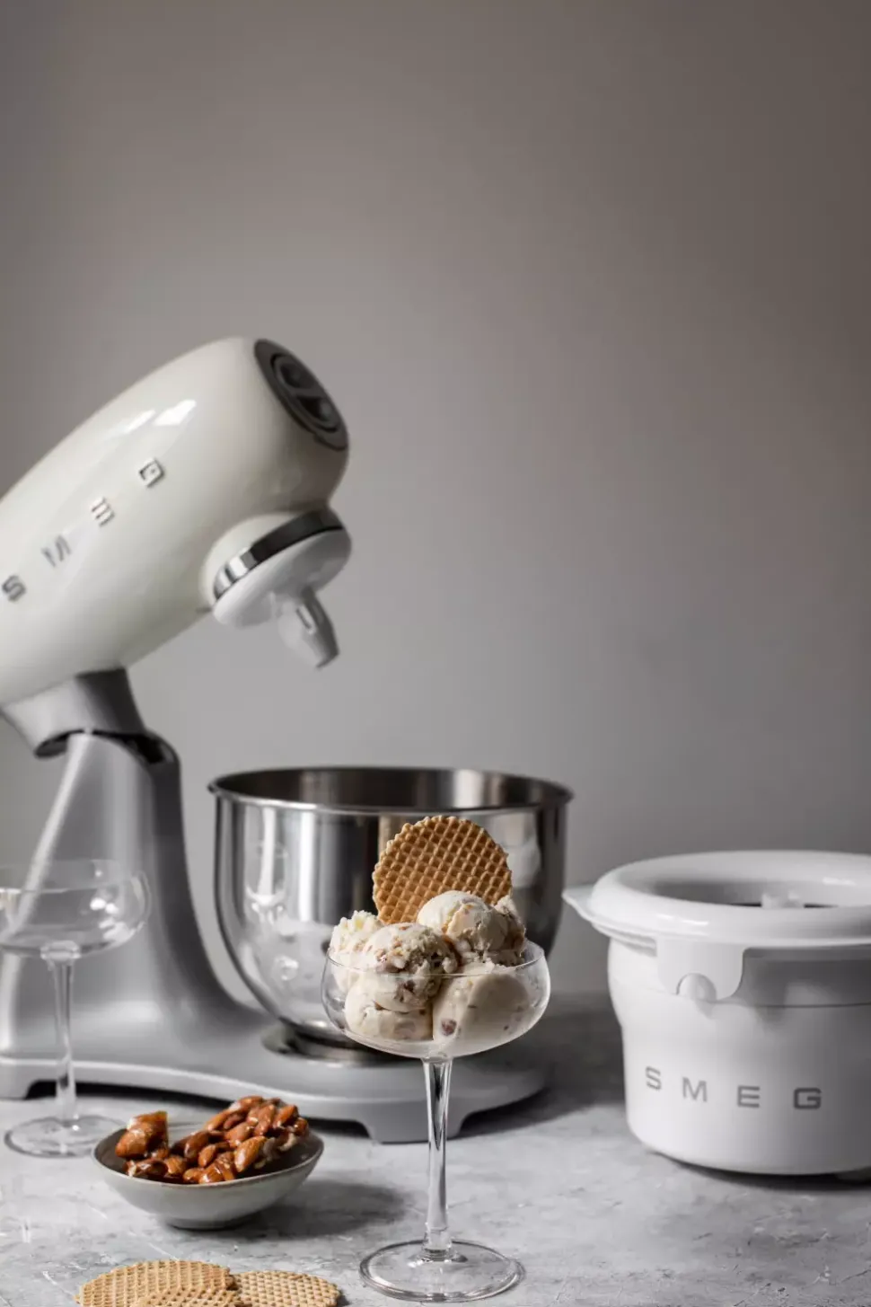 Smeg Kjøkkenmaskin 4,8 l Hvit Stålfot