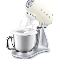 Smeg Kjøkkenmaskin 4,8 l Krem Stålfot