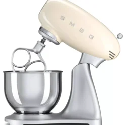Smeg Kjøkkenmaskin 4,8 l Krem Stålfot