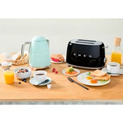 SMEG - KLF03 - Vannkoker - 1,7 l Pastellgrønn