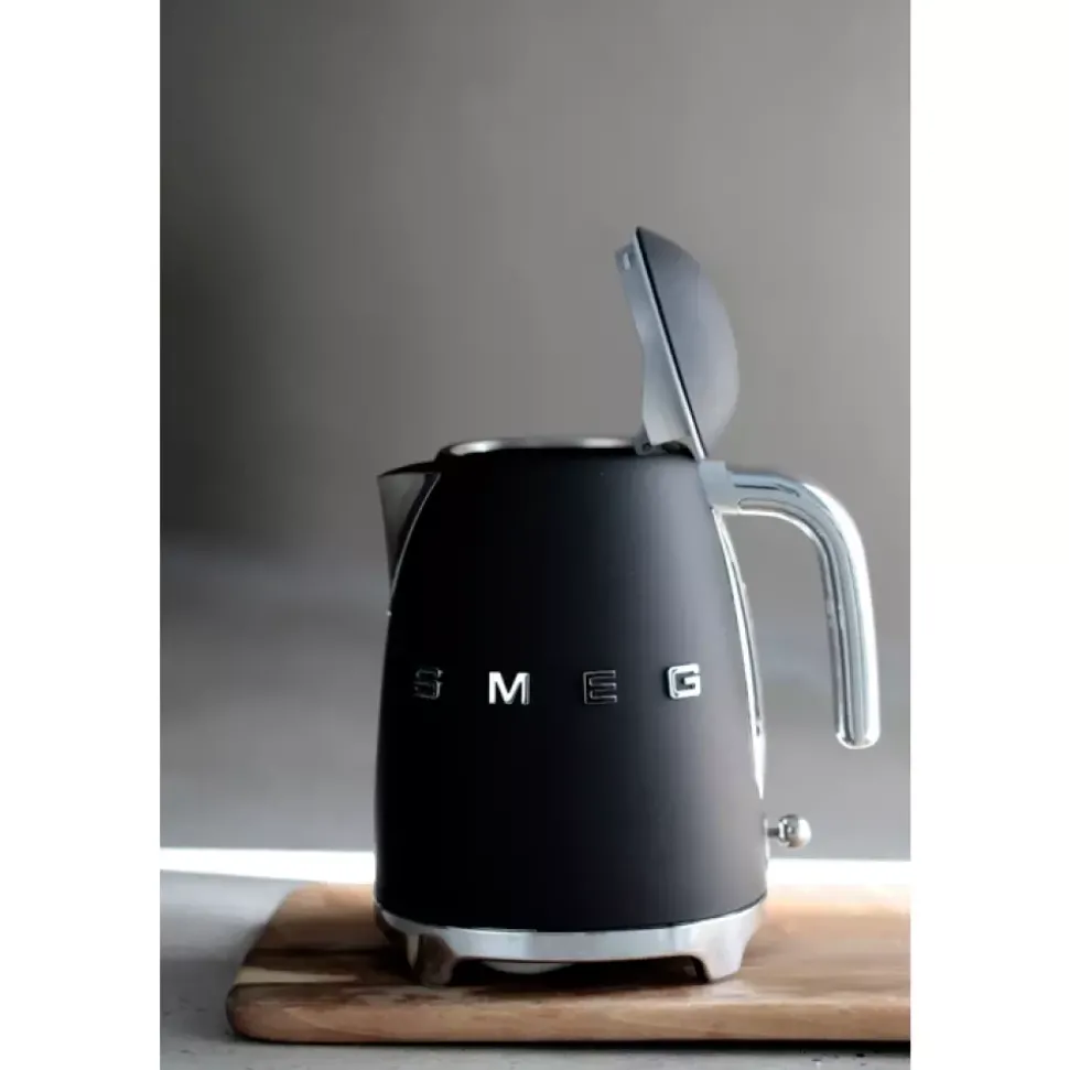 SMEG - KLF03 - Vannkoker - 1,7 l Svart