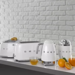 Smeg Vannkoker 1,7 l Hvit M/Termostat