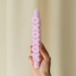 Taper Candle XOXOXO Lilla